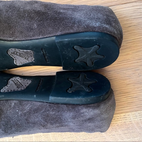 Born Scalloped Suede Flats - Picture 5 of 11